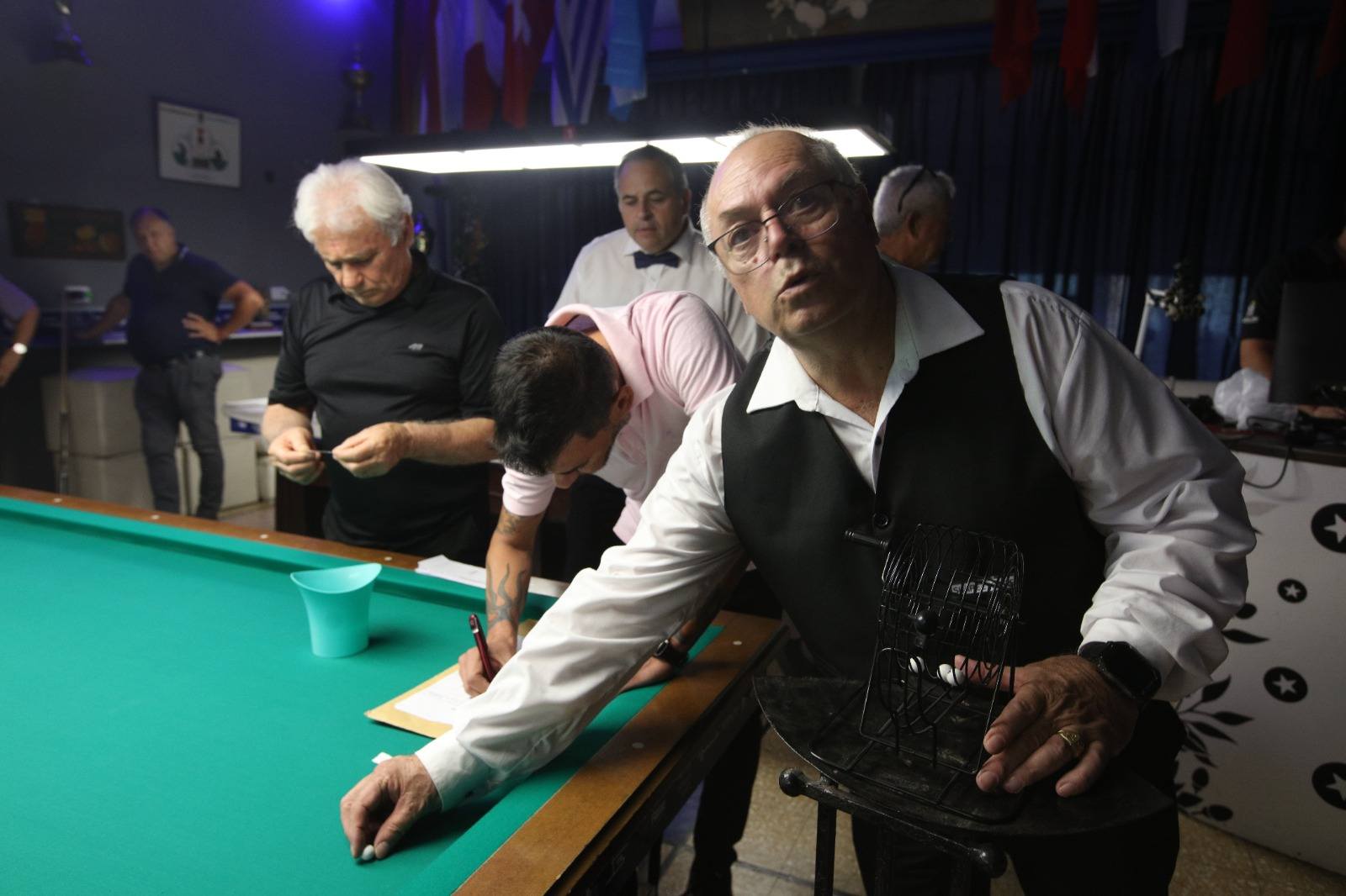 "Pepe Luis" compite y colabora